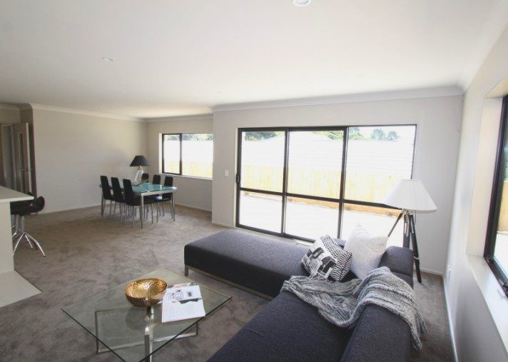 Whitby, 3 bedrooms64580818694018111