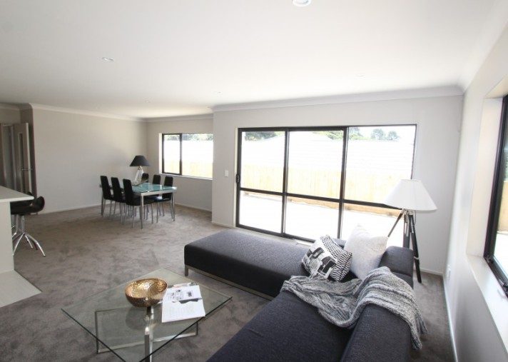 Whitby, 3 bedrooms64580818694018112