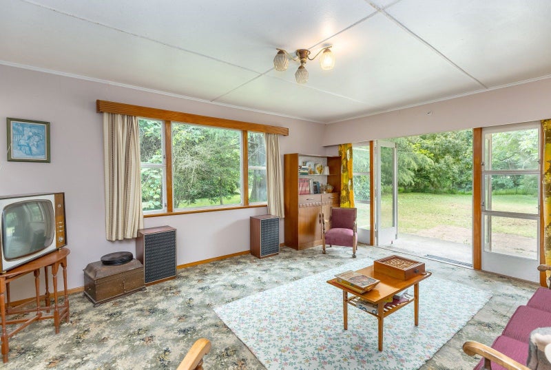 Prime 2.3 acres - Renovate or Rebuild64581010668418113