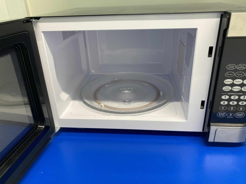 Russell Hobbs Microwave - as new64581065152515112