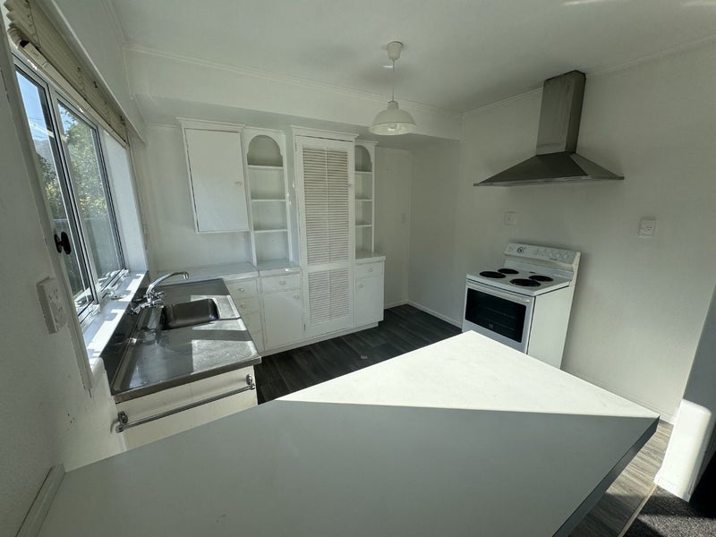 Waikanae, 2 bedrooms64581517138178111