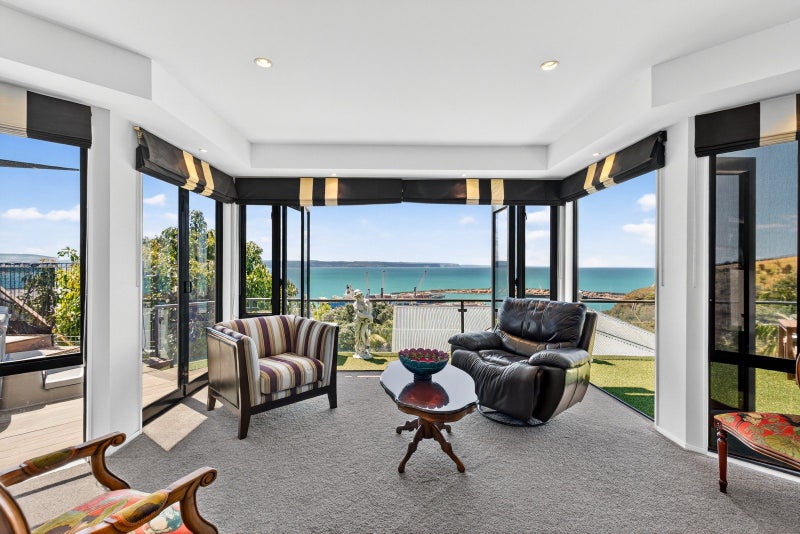 Seaview Tranquility Meets 5-Star Family Freedom64581821005186113