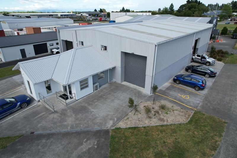 Modern Industrial - International Tenant64581821042178110