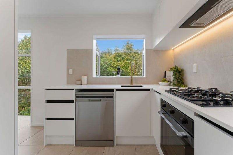 Forrest Hill, 2 bedrooms64582013048322114