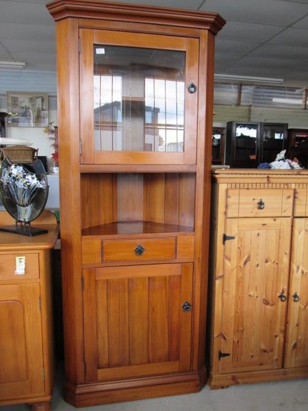 2219 QUALITY CORNER DISPLAY CABINET Carousel 1