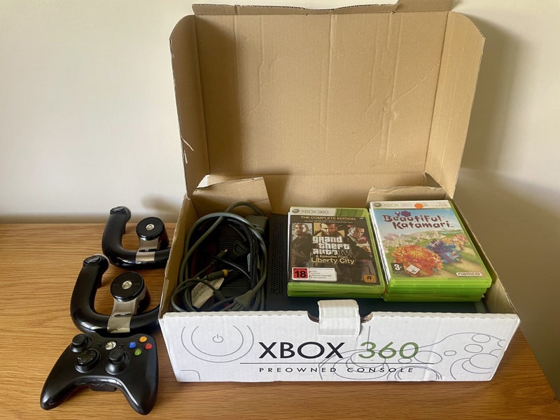 Xbox 360 Console, Controllers and Games Carousel 1