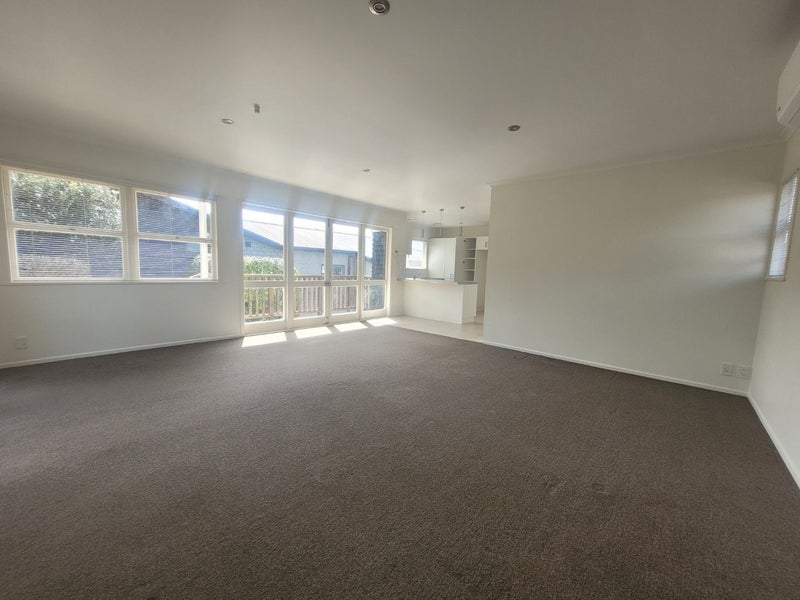 Onehunga, 5 bedrooms64582221060097112