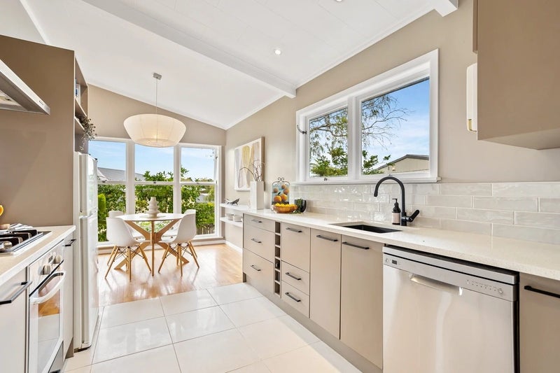 New Lynn, 4 bedrooms64582221124097111