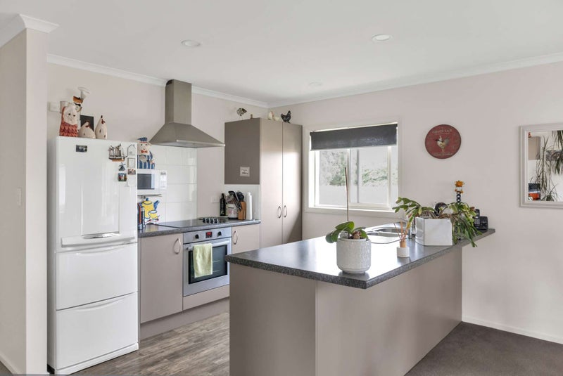 Modern Living in Reefton64582317843843113