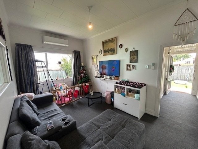 Waitara, 3 bedrooms64582428112130112