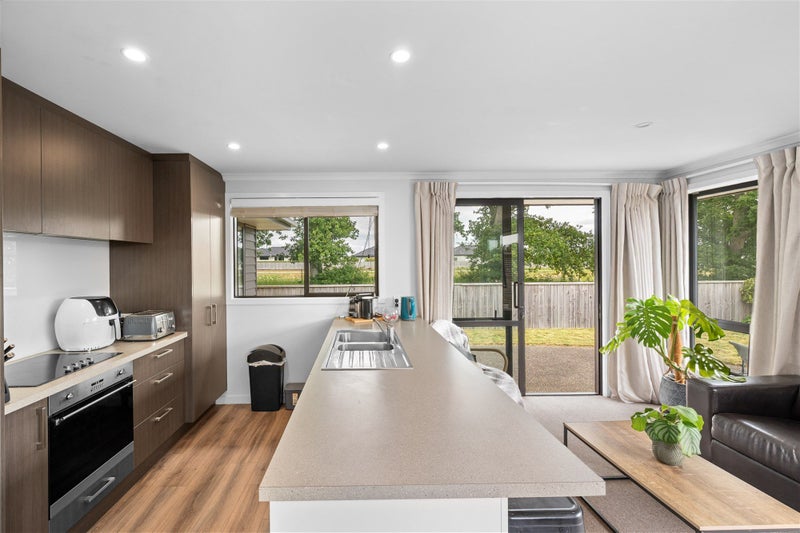 Low-Maintenance Living in Prime Location64582619755395111