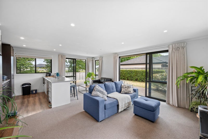 Low-Maintenance Living in Prime Location64582619755395112