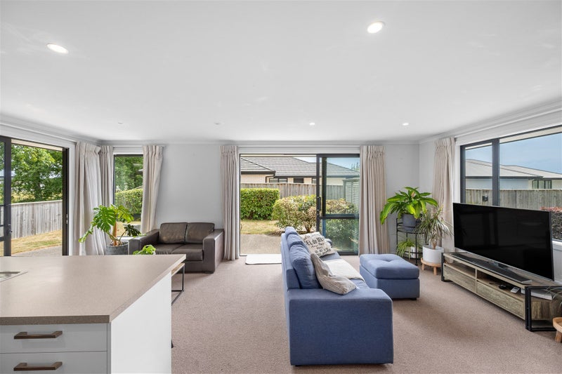 Low-Maintenance Living in Prime Location64582619755395113