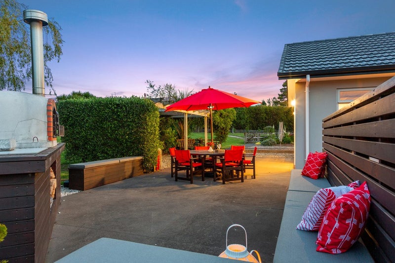 THE ULTIMATE LIFESTYLE & AN ENTERTAINER’S DREAM!64583106244867114