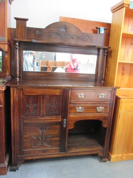 2224 LOVELY VINTAGE SIDEBOARD Carousel 1