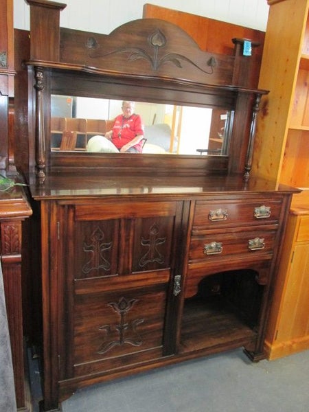 2224 LOVELY VINTAGE SIDEBOARD Carousel 2