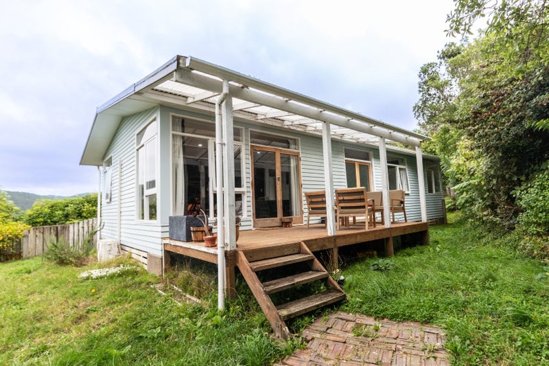 Karori, 3 bedrooms64582715230851110