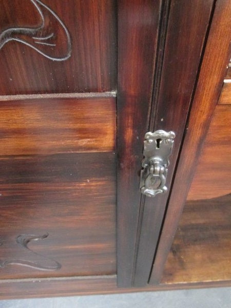 2224 LOVELY VINTAGE SIDEBOARD Carousel 9