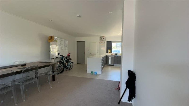 Hobsonville, 3 bedrooms64582819411714114