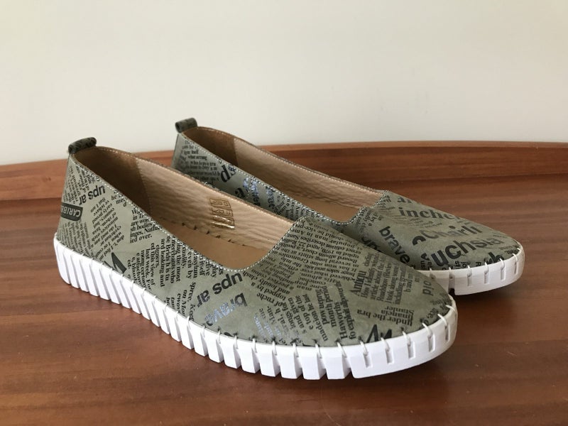 Tango's sage green leather flats size 10/4164583631991043110