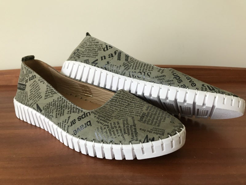 Tango's sage green leather flats size 10/4164583631991043111