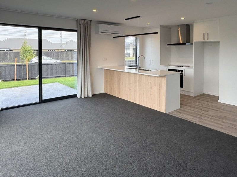 Yaldhurst , 1 bedroom64583603771267113