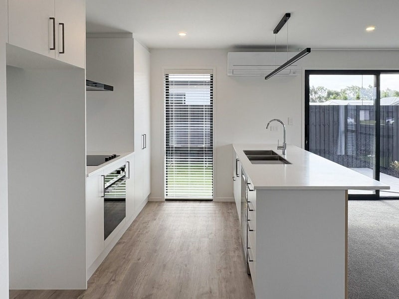 Yaldhurst , 3 bedrooms64583603838849112