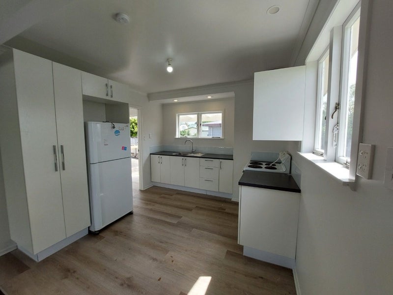 Hillcrest, 3 bedrooms64583703392003113