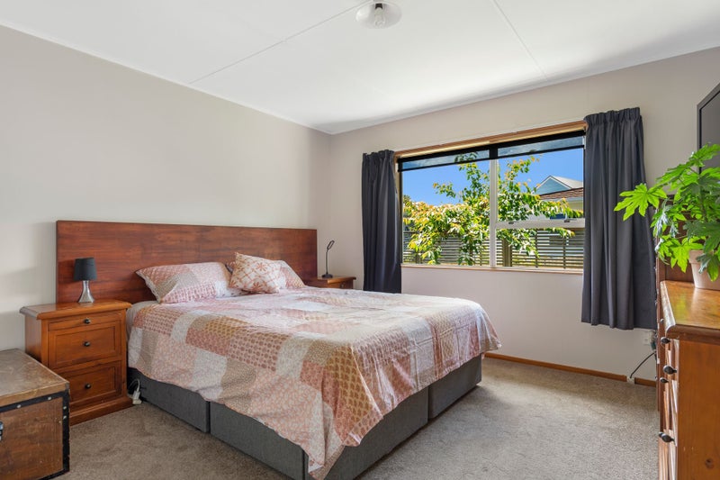 Light, Modern, and Designed for Easy Living!64583801661825112