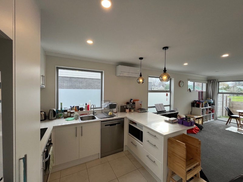 Te Atatu Peninsula, 2 bedrooms64584098989187113