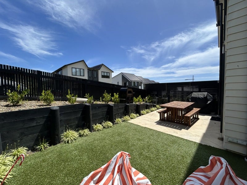 Whitby, 2 bedrooms64584198553346113