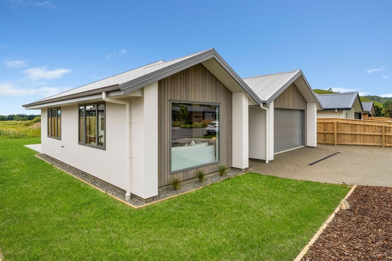 Brand new and beautiful64584297896961110