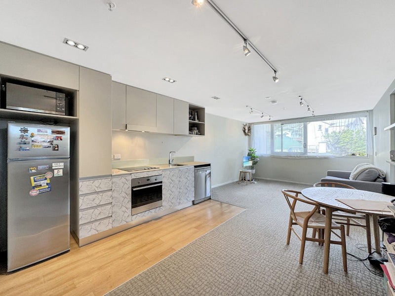 Newtown, 2 bedrooms64584297878146110