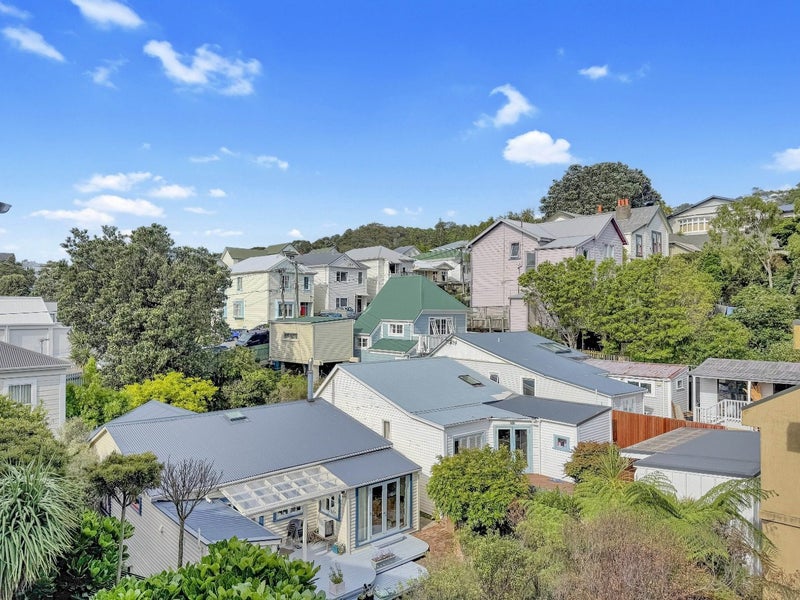 Newtown, 2 bedrooms64584297878146112