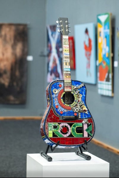 LET’S ROCK Carousel 2