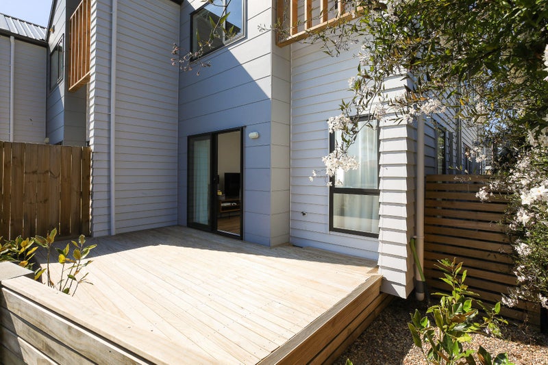 Hamilton East, 1 bedroom64584609255043111