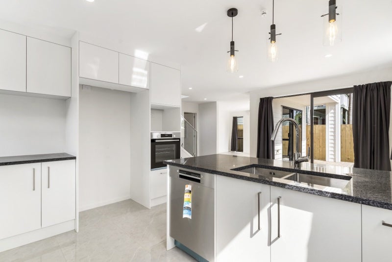 Point Chevalier, 4 bedrooms64584609298691112