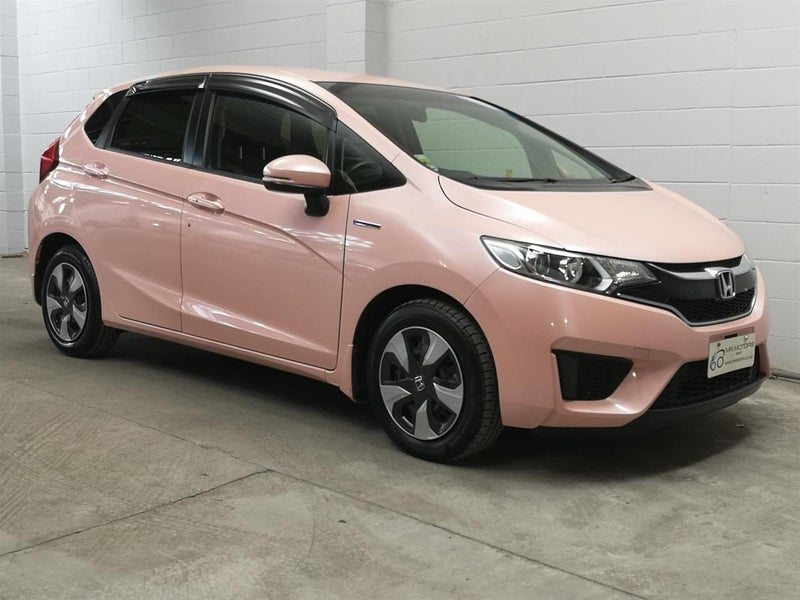 2016 Honda Fit Hybrid, low ks, nice n tidy64584791734019110