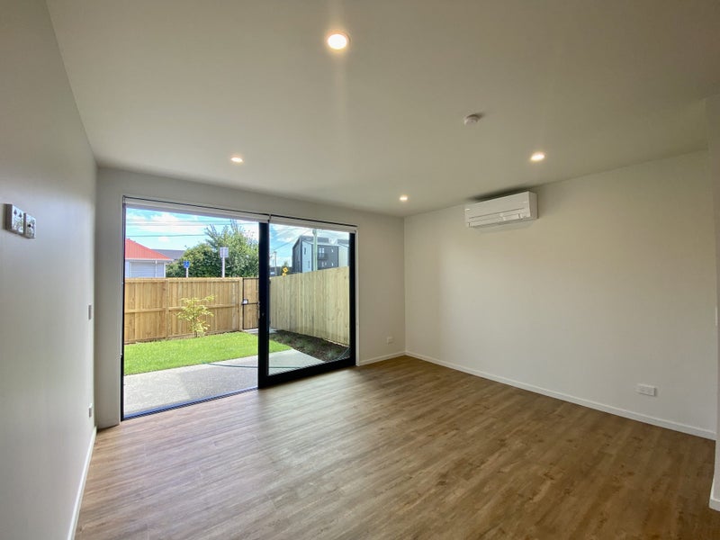 Addington, 2 bedrooms64585984782850112