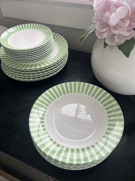 Dinnerset for Christmas - fine bone china Carousel 1