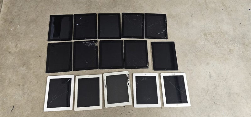 iPad 2/3 (FAULTY for parts only) Carousel 1