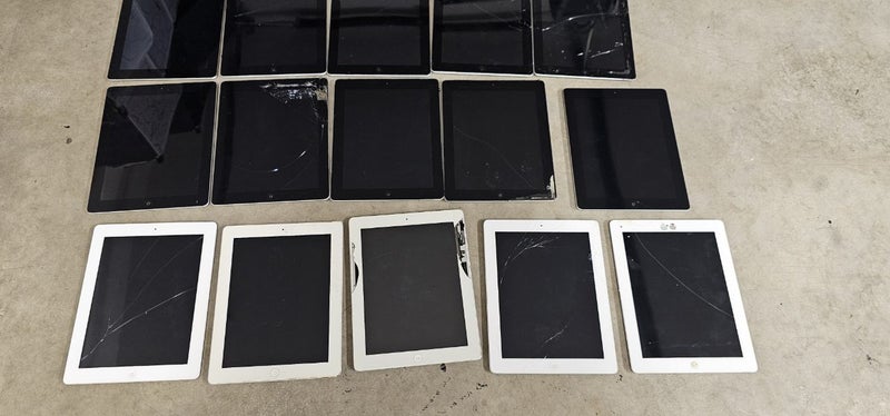 iPad 2/3 (FAULTY for parts only) Carousel 2
