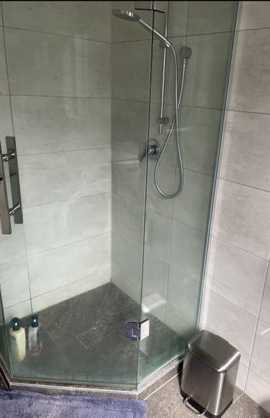 Forrest Hill, 5 bedrooms64587508060930113