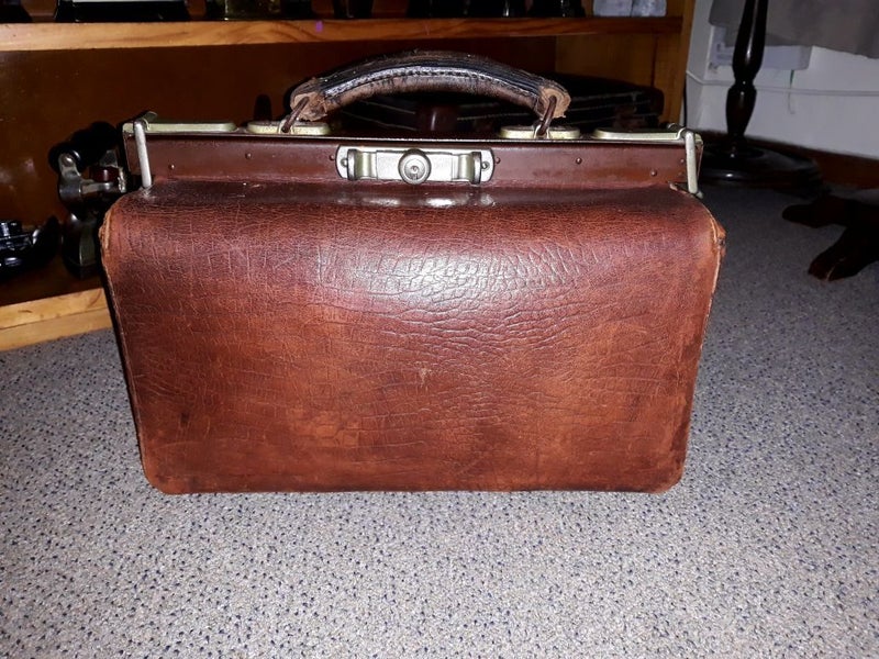 Gladstone Bag Carousel 1