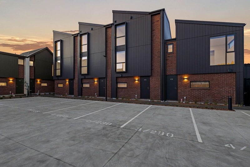 Riccarton, 4 bedrooms64591133856130111