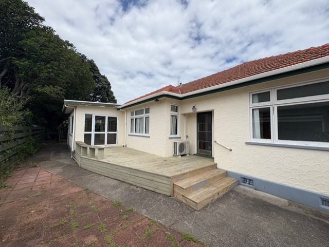 Hawera, 5 bedrooms64591133840514111