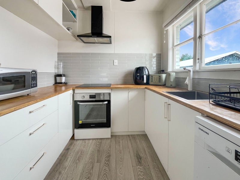 Ashburton, 3 bedrooms64591434696706111