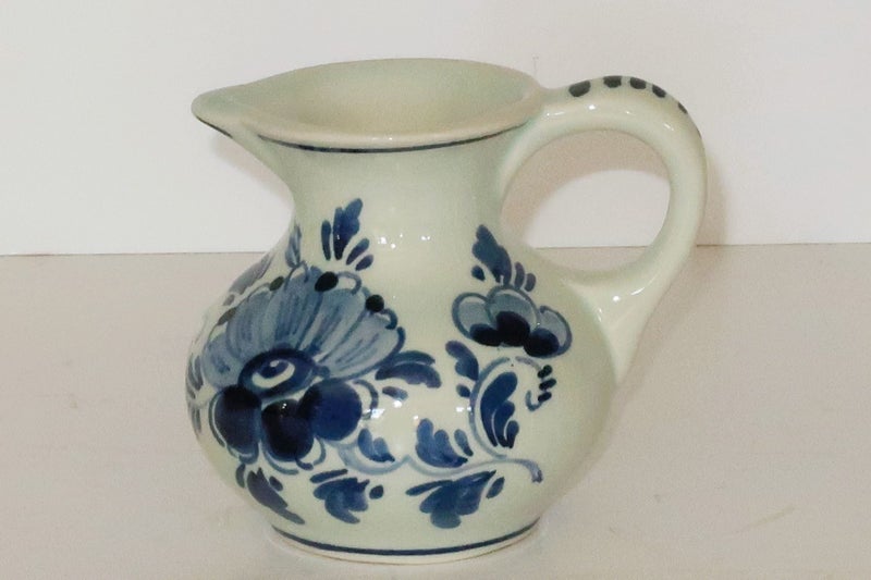 ***BEAUTIFUL HANDPAINTED DELFT JUG*** Carousel 1