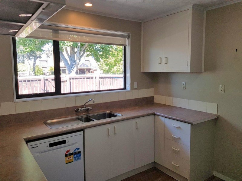 Burnside, 2 bedrooms64591832593921112