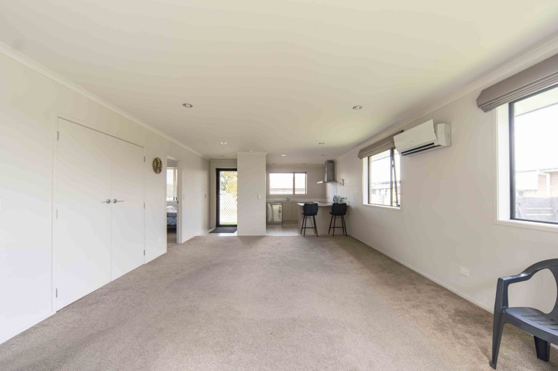 Huntington, 2 bedrooms64591928890498114